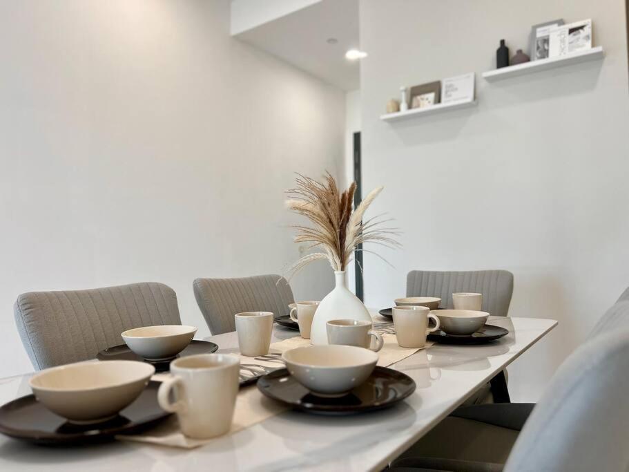 Apartment 3br-mocha-paradigm By Guesthouse-6-8pax *